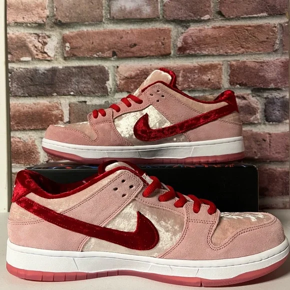 Nike Dunk Low SB StrangeLove - Picture 2 of 3